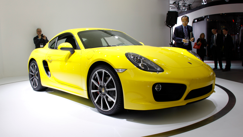 Illustration for article titled 2014 Porsche Cayman: First Liveshots Of Stuttgart's Sexy Little Minx